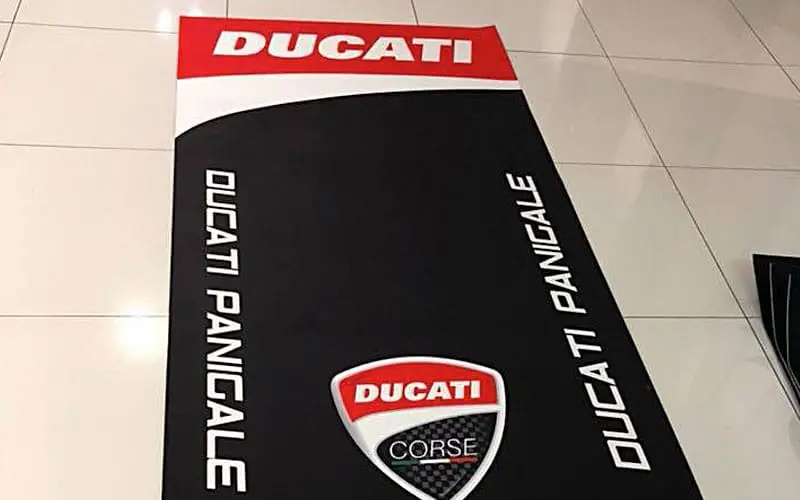 tapis de sol moto